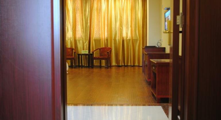 GreenTree Inn Yancheng Xihuan Road Business Hotel - Photo4