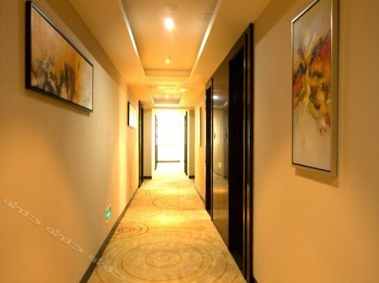 Four Sea Hotel - Photo5