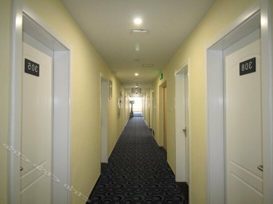 7 Days Inn Yantai Development Zone Bathing Beach Branch - Photo4