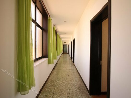 Junjun Holiday Hotel - Photo4