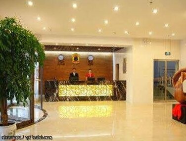 Super 8 Hotel Yantai - Photo2