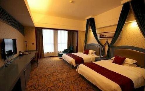 Eastbay Holiday Hotel - Photo2