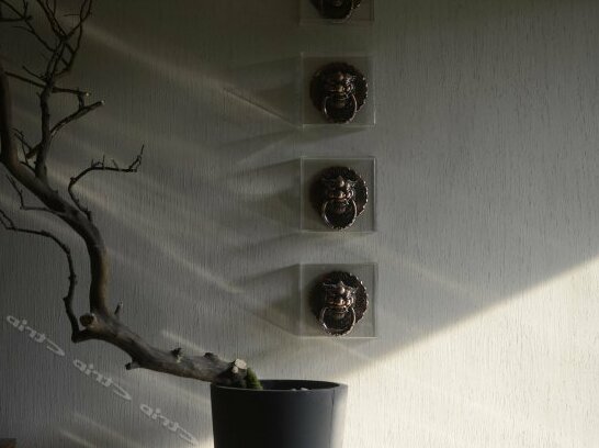 Life Is Elsewhere - Photo3