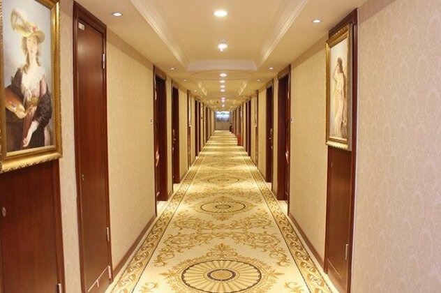 Vienna Hotel Yichang Wanda - Photo4