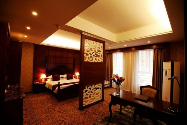 Westwood Holiday Inn - Photo2