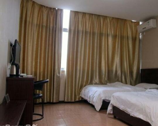 Yichang Jungang Business Hotel - Photo2