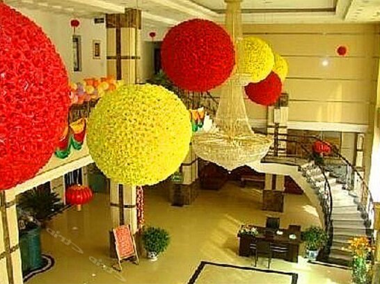 Baolong Hotel - Photo2