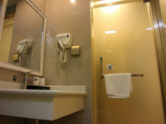 GreenTree Inn Zaozhuang High-speed Train Station Express Hotel - Photo4