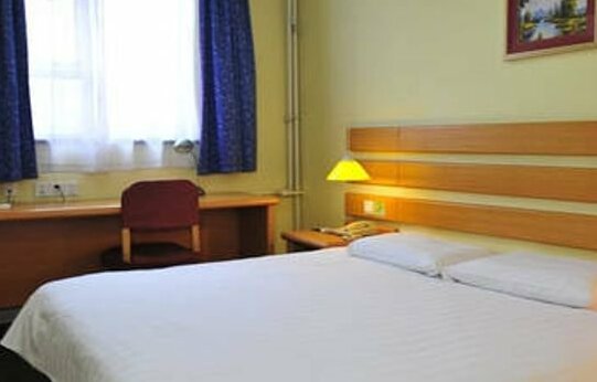 Home Inn Zaozhuang Junshan Road Bus Station - Photo4