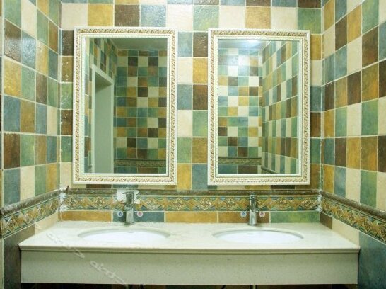 Tasteful Castle - Photo4