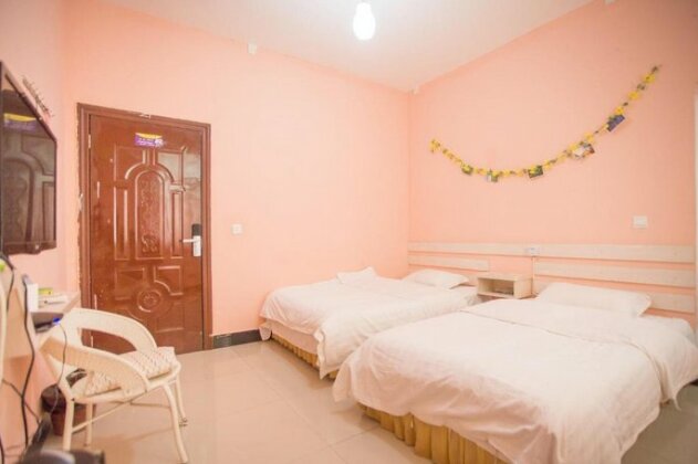 Wheat Guesthouse Near Coach and Train Station and Tianmen Mountain - Photo4