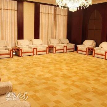 Huayu Jianguo Hotel - Photo2