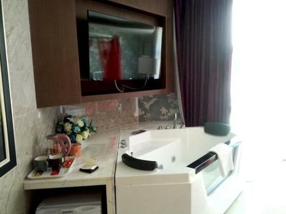 Zhengzhou Goodnight Hotel - Photo2