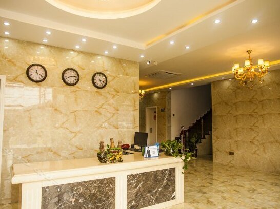 Hotel in spring - Photo3