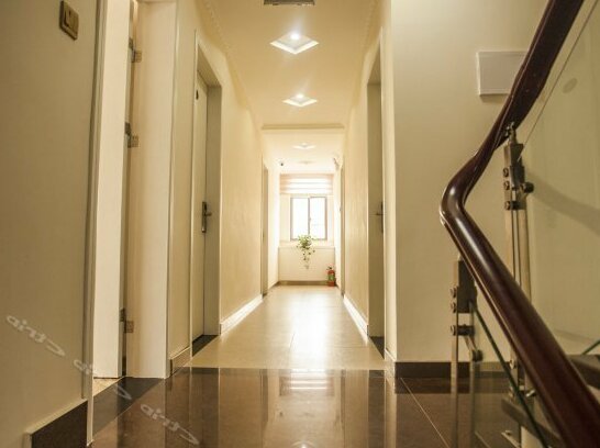 Hotel in spring - Photo4