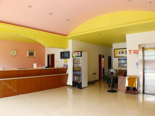 Heyi Express Hotel Zhuhai Baijiao - Photo2