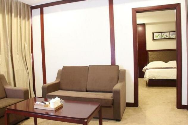 Platinum Holiday Hotel - Photo2