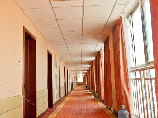 8 Days Chain Business Hotel - Photo4