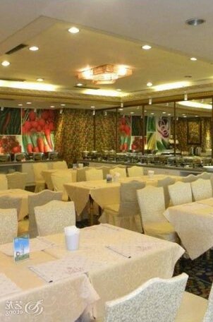Century Plaza Qidu Hotel - Photo3