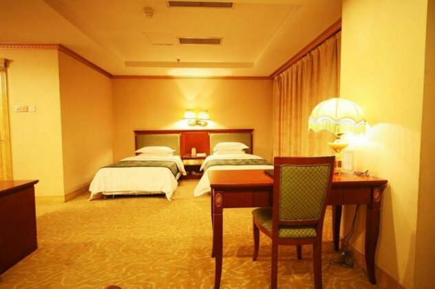 Century Plaza Qidu Hotel - Photo4