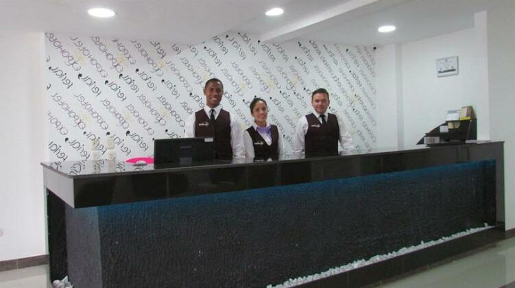 ExpoHotel Ferial - Photo2