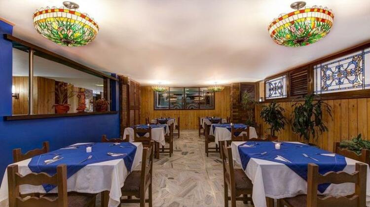 Apartasuites El Penon - Photo4
