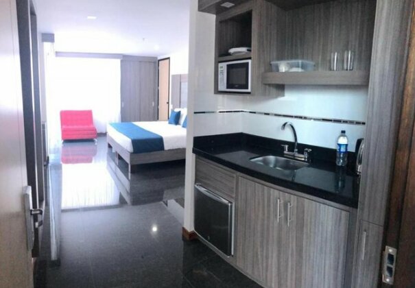 B&E Apartasuites Hotel - Photo3