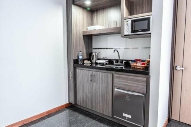 B&E Apartasuites Hotel - Photo4