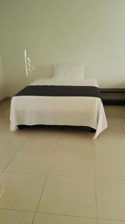 Hostal La Pizzarra - Photo4