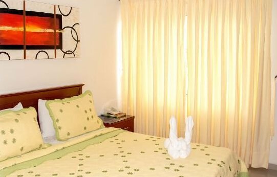 Hotel B Quin Plaza - Photo2