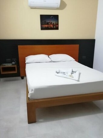 Hotel Restaurante Zhena - Photo3
