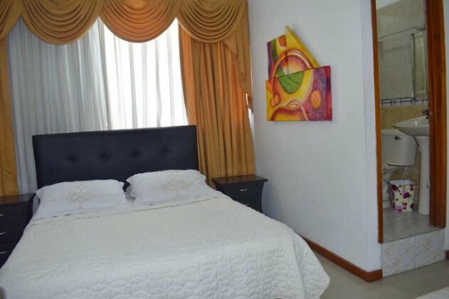 Hotel Yellow - Photo3