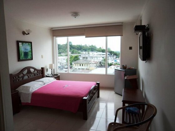 Hotel Florencia Inn - Photo2