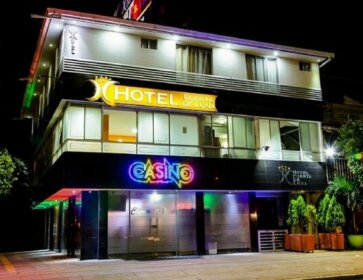 Hotel Puerta De Luna