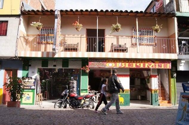 Tomate Cafe Hostel - Photo3