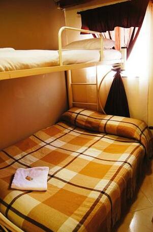 Tomate Cafe Hostel - Photo4