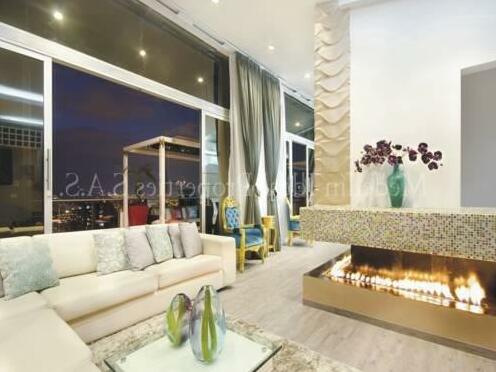 Magnificent 5bed Penthouse Jacuzzi and Private Elevator Entrance - Photo2