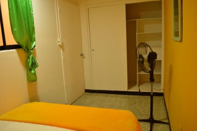 Private rooms in African stylish apartment in laureles - Photo3