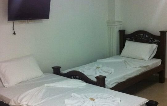 Laurel Plaza Hotel - Photo5