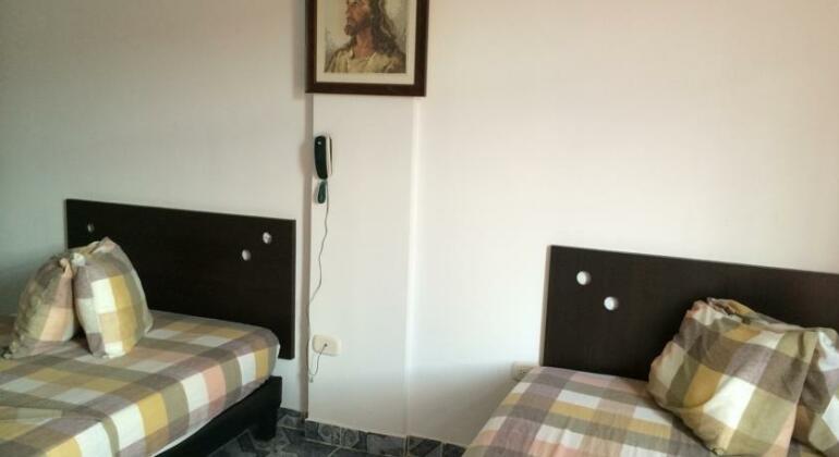 Hotel Medellin JR - Photo2
