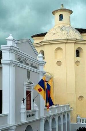 Hotel Dann Monasterio