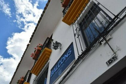 Les Balcons Hostel
