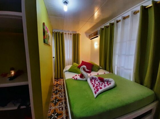 Colorful Garden House - Photo3