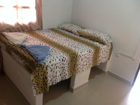 Free Town Inn - Photo2