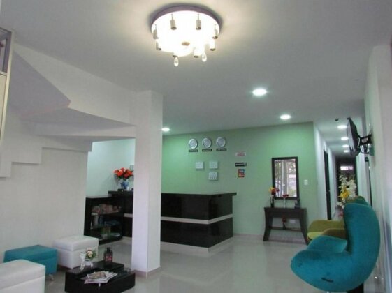 Hotel Diamonds - Photo2
