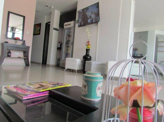 Hotel Diamonds - Photo3