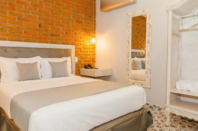 ADAZ Hotel - Photo2