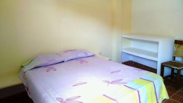 Hostal Dumbira - Photo2
