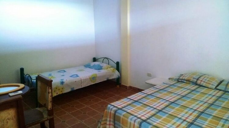 Hostal Dumbira - Photo4