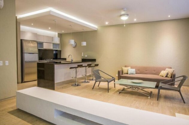 Stunning Studio w/Private Jacuzzi and Pool - Photo2